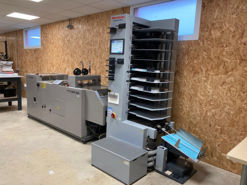 Collator HORIZON VAC1000 + Stitcher SPF-20A