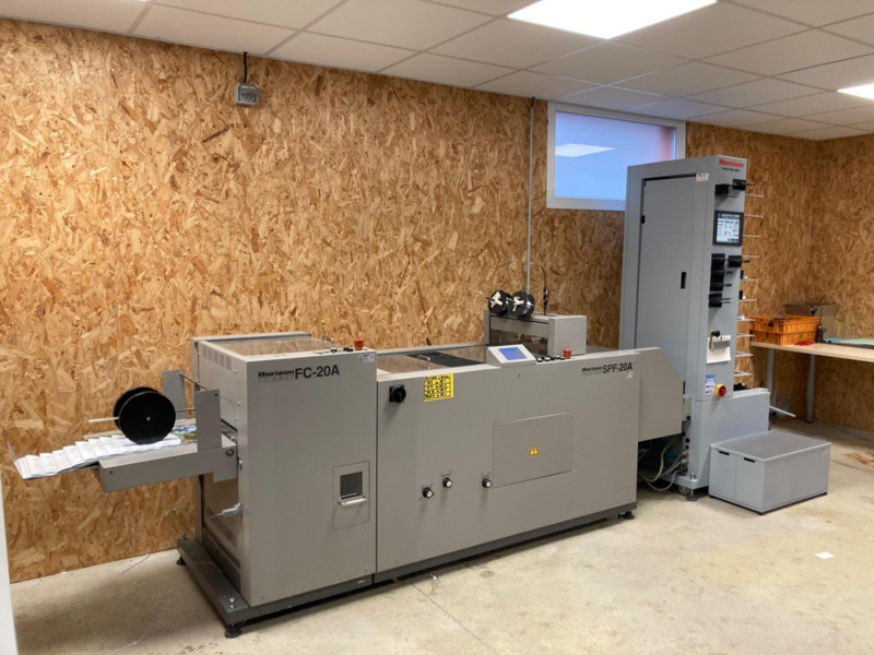 Collator HORIZON VAC1000 + Stitcher SPF-20A