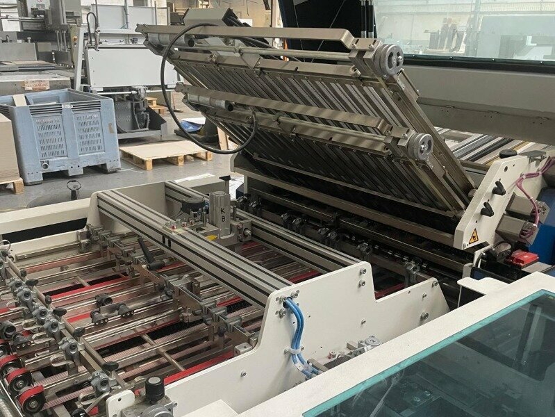 MBO M80-1-80/4 – Automatic Folding Machine with Pallet Feeder and Vertical Stacker Delivery